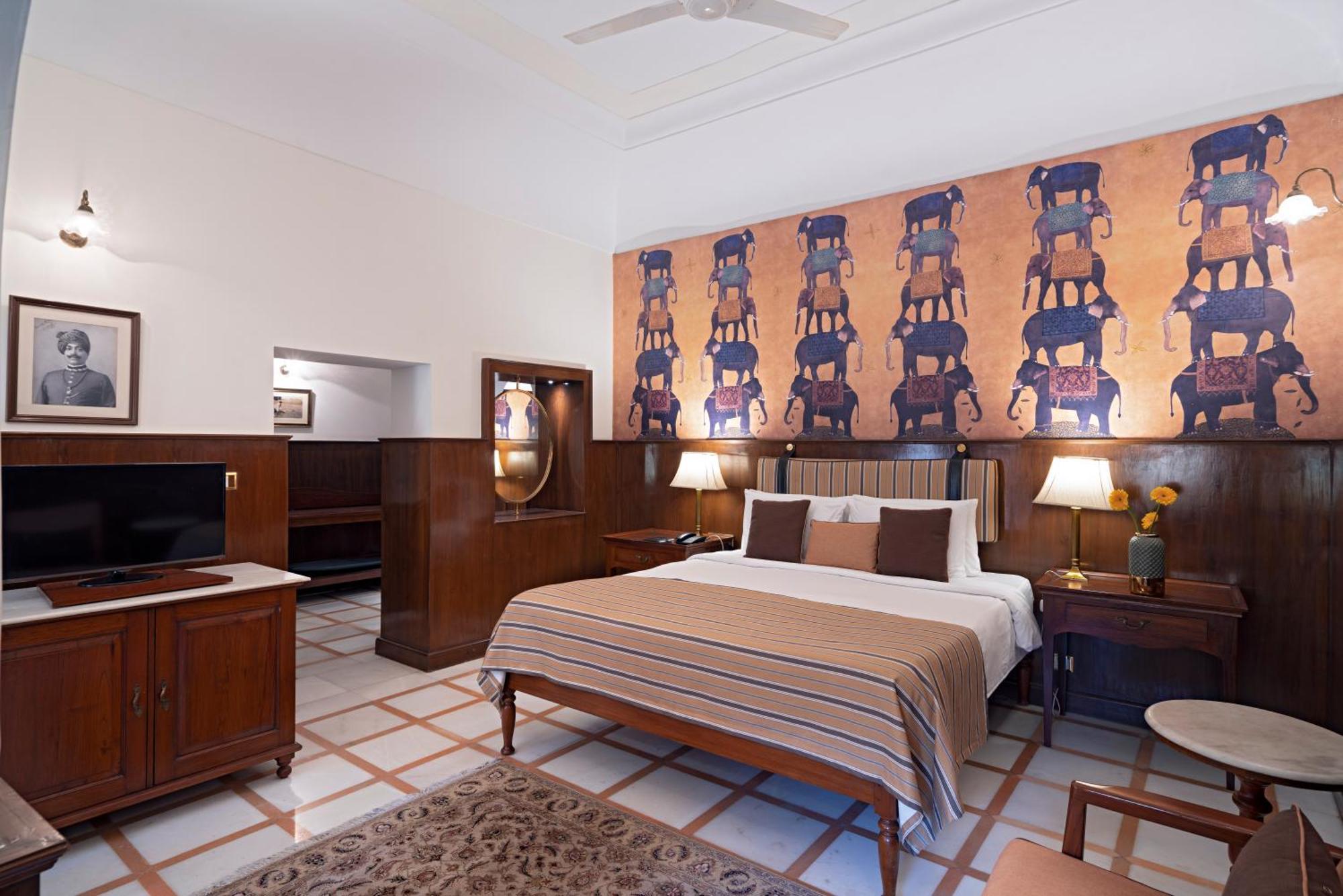 Deluxe Double or Twin Room - Complimentary late check-out up to 4PM (Subject to Availability), 20% discount on F&B and spa services, and complimentary stay for children up to 12 years of age (till Sep  2026 stay)